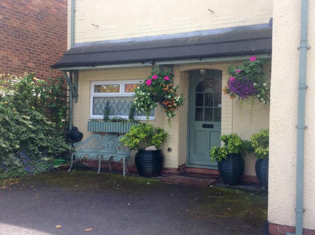 Mere Cottage B & B Alsager Bagian luar foto